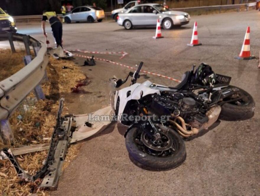 Νεκρή 32χρονη μητέρα σε τροχαίο στην Αταλάντη - Αυτοκίνητο παραβίασε Stop και έπεσε πάνω στη μηχανή της