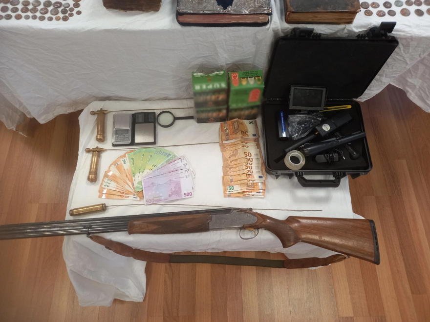 Προφυλακιστέοι ο ηγούμενος της μονής Μεγάλου Σπηλαίου και άλλοι 5 κατηγορούμενοι για την υπόθεση αρχαιοκαπηλίας
